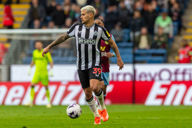 而他缺席的 而他缺席的